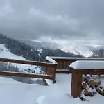 Cosy D'asmae Ustou
